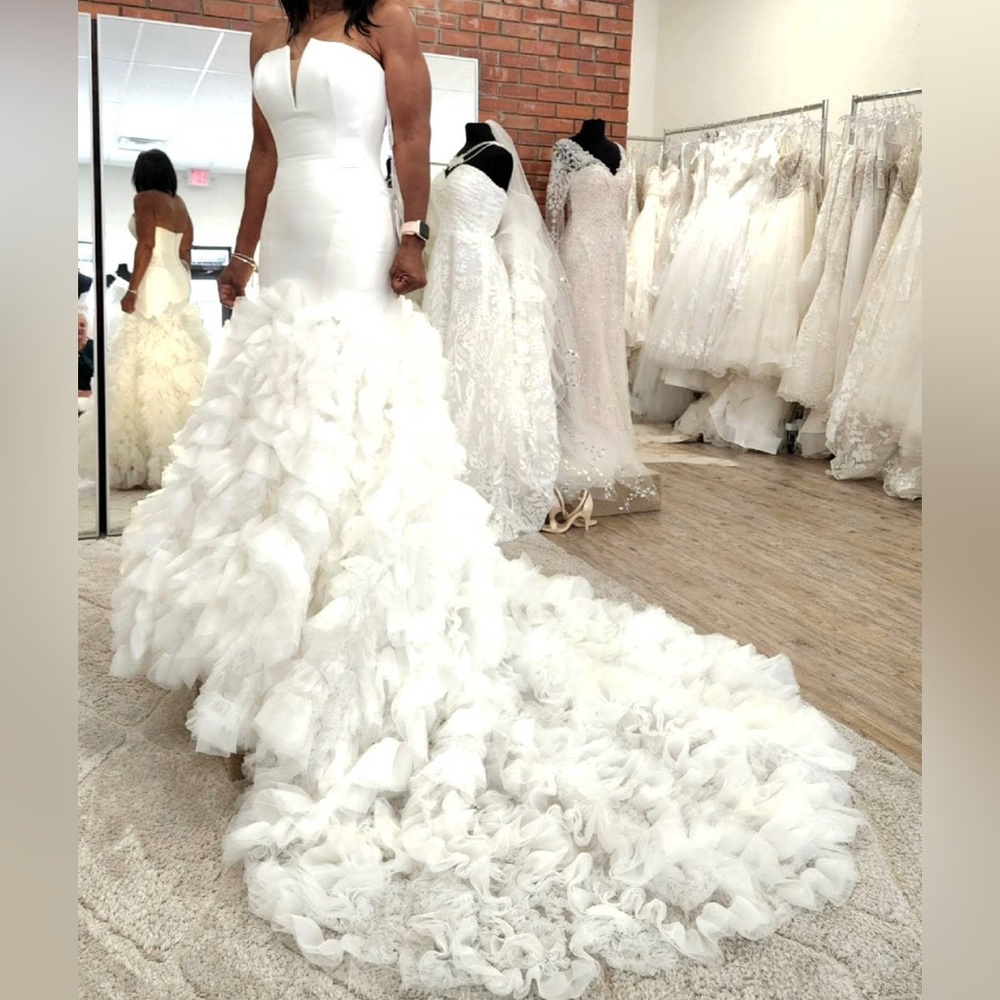 Name of dress: Loren